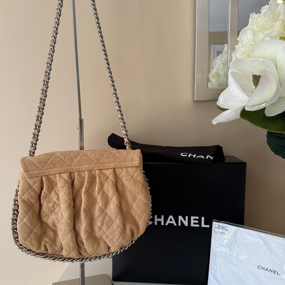 Chanel Beige Quilted Shoulder Bag - Picture 4 of 8